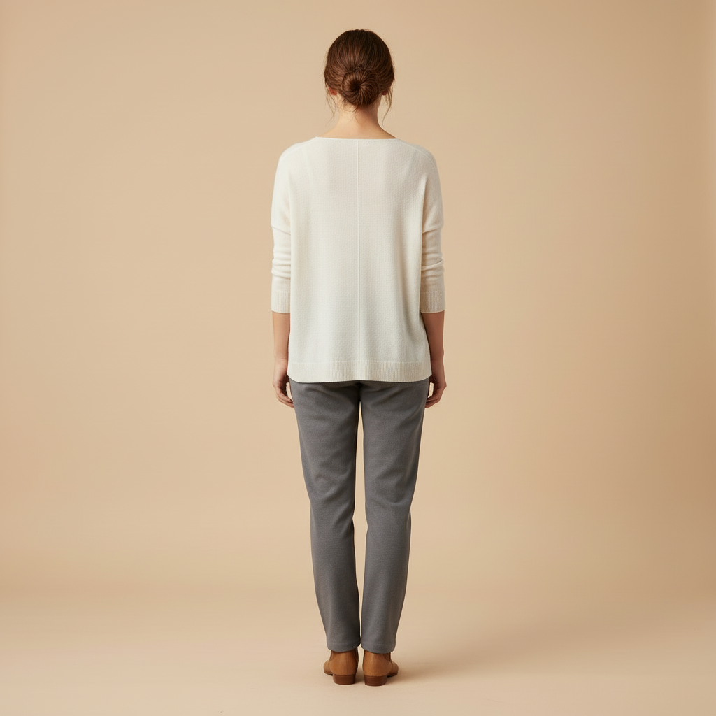 Nella – Cienki Sweter z Dekoltem w Serek